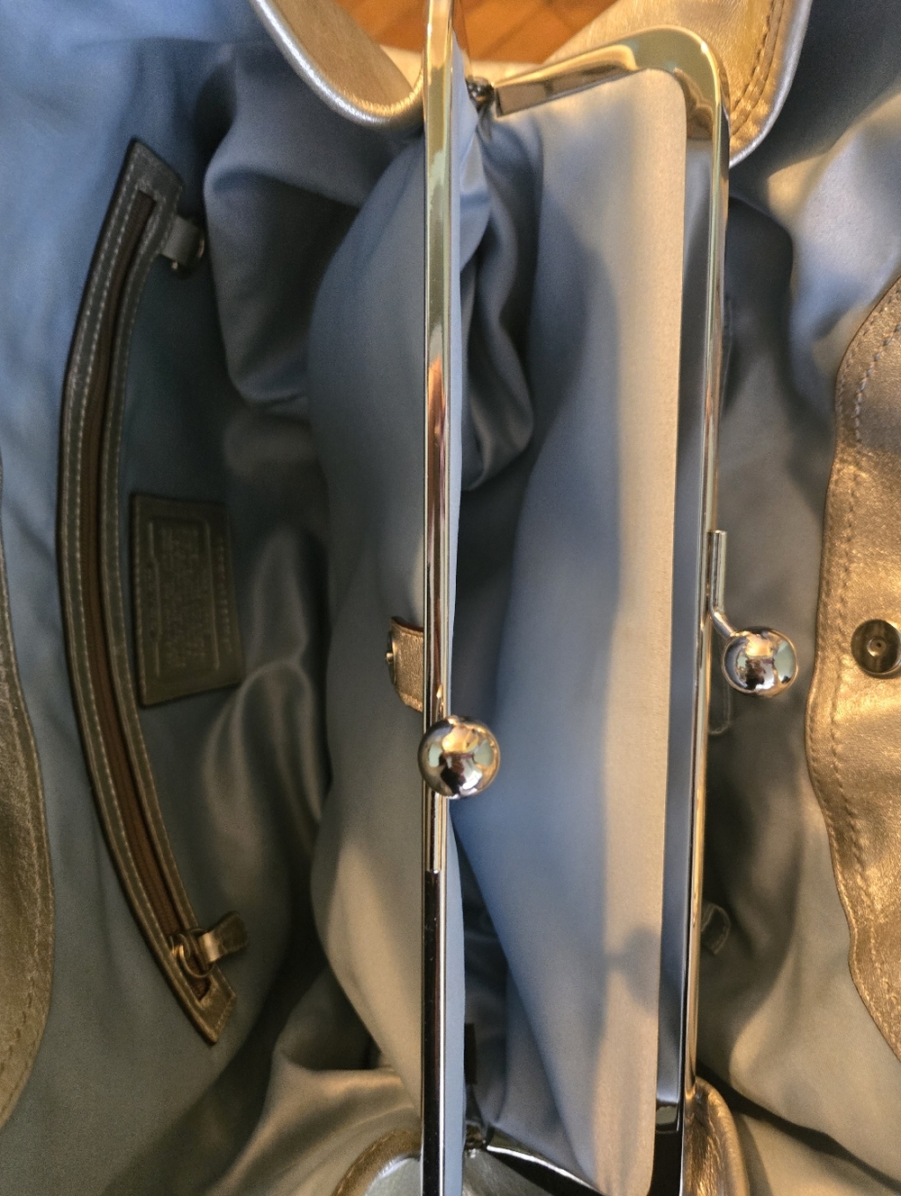 ​Coach Ergo Metallic Silver Pleated Leather Kisslock Satchel Bag 12231 - Picture 3 of 16